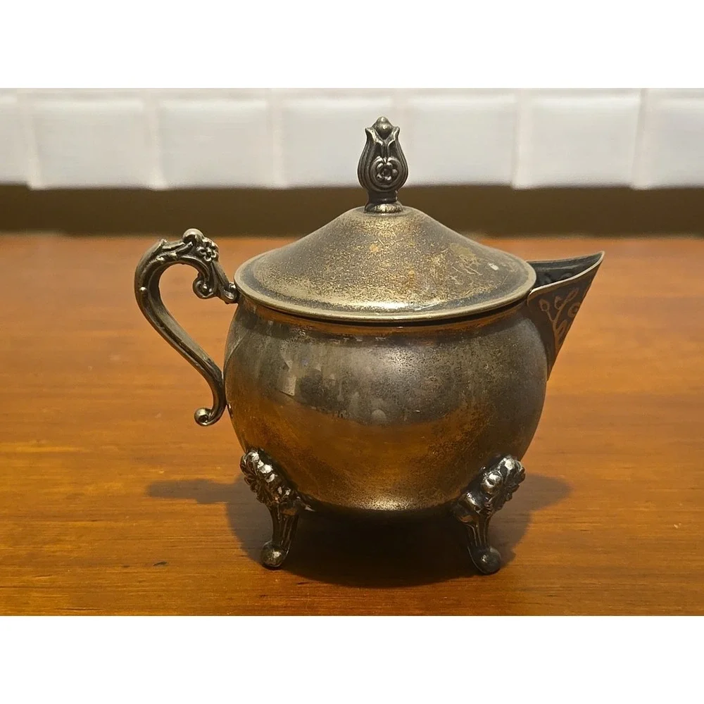 Vintage Leonard Cream and sugar with lid Silver‎ plated footed victorian